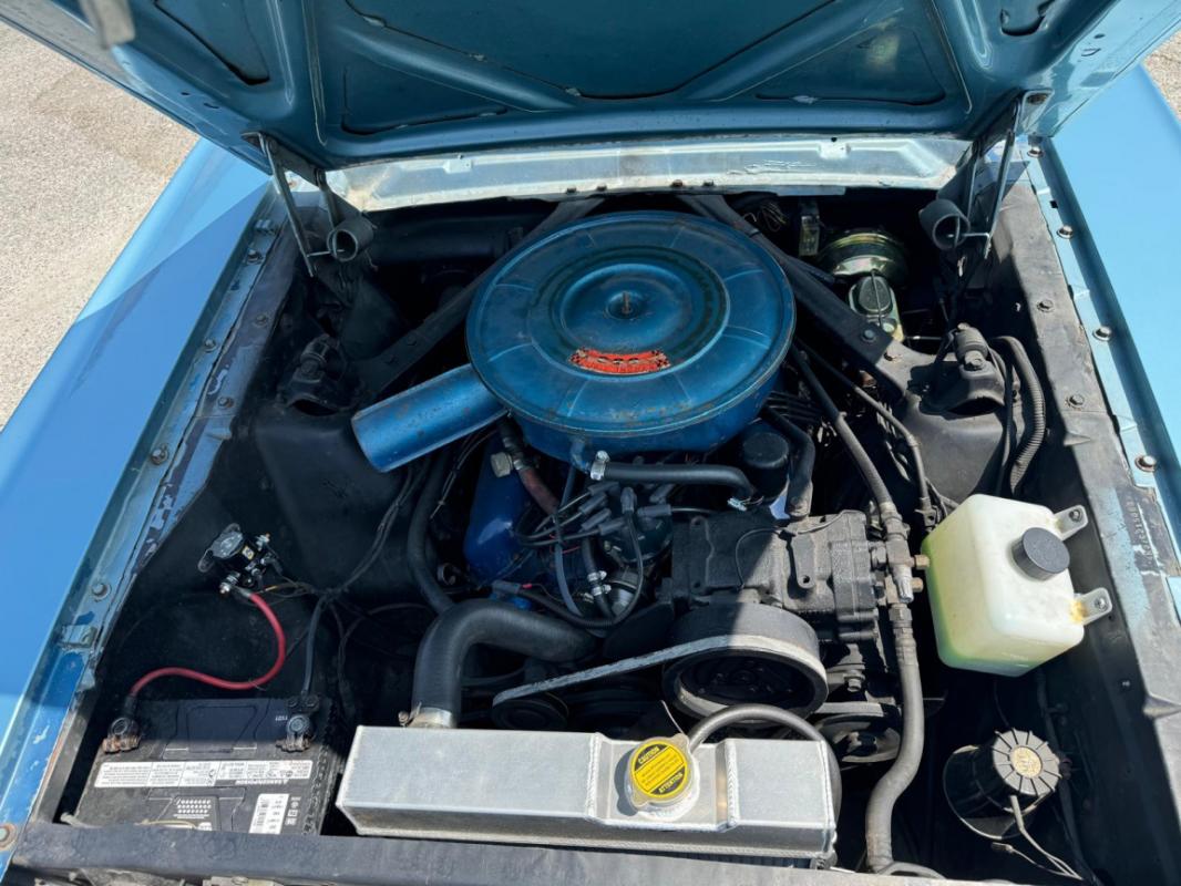 Ford Mustang - COUPE BLEUE TOIT VINYLE BLANC 1965