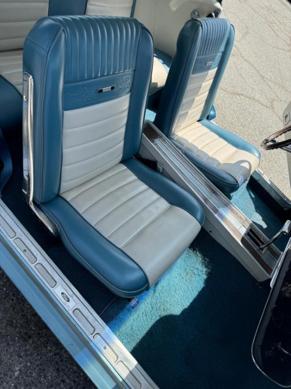 Ford Mustang - COUPE BLEUE TOIT VINYLE BLANC 1965