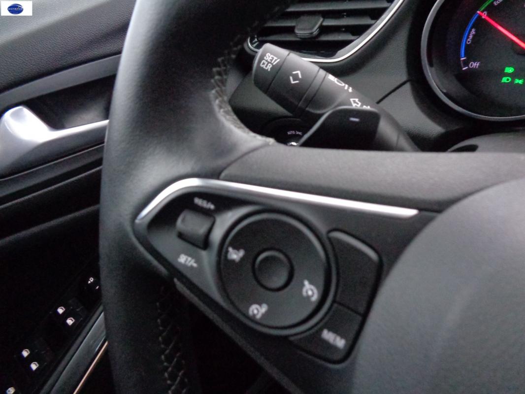 Opel Grandland X - 1.6 HYBRID TURBO 300 AT8 ULTIMATE